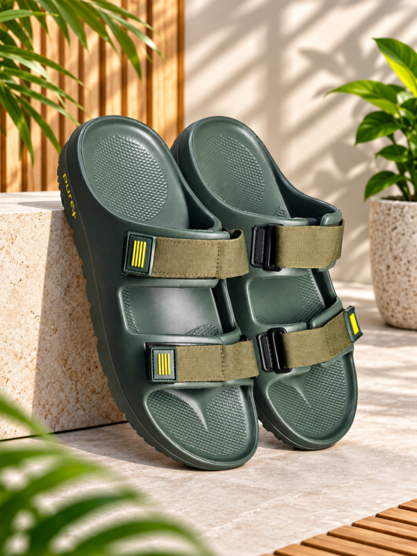 Welcome Walker Men’s Khaki